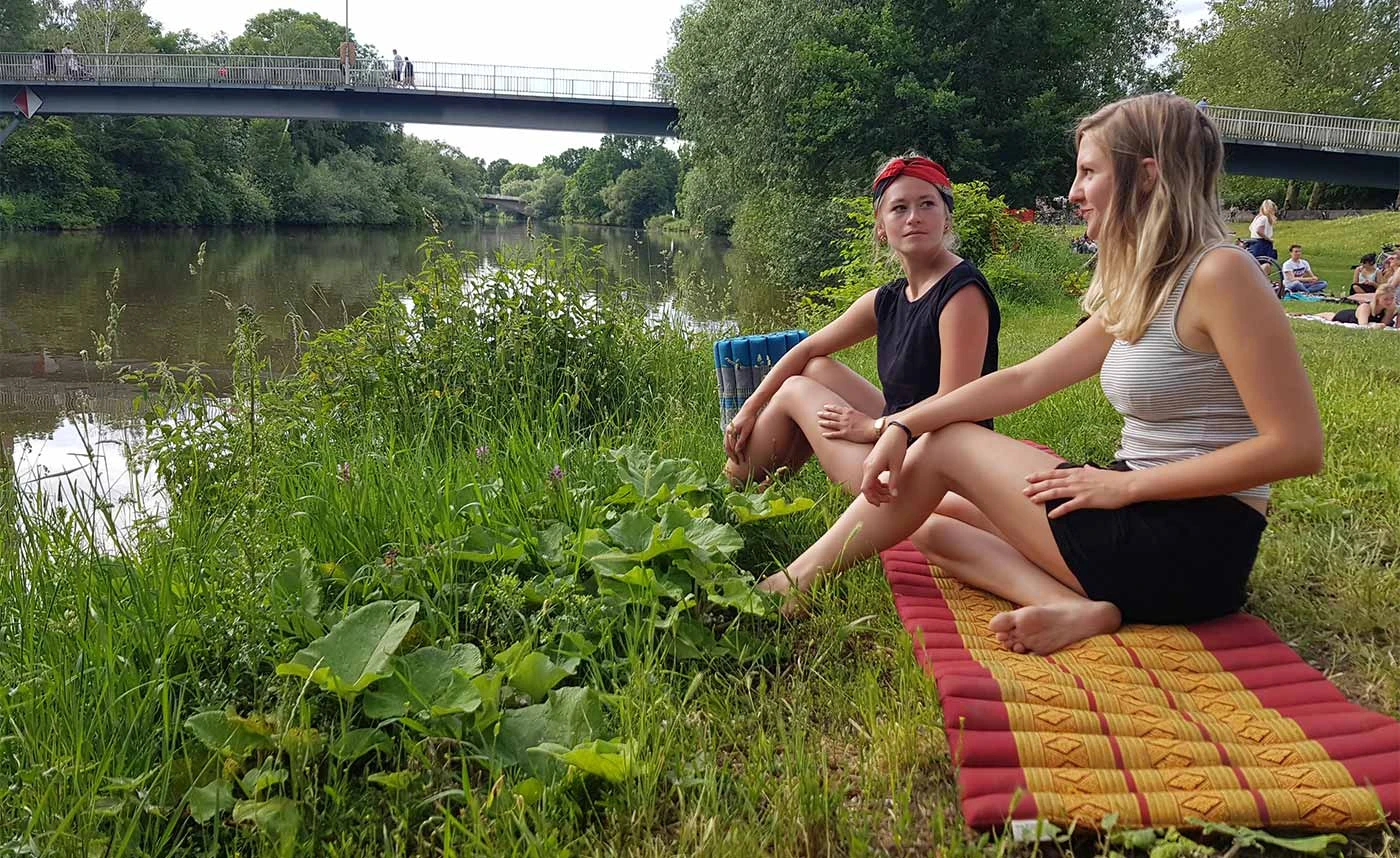Una pausa estiva al lago con il tuo tappetino di kapok
