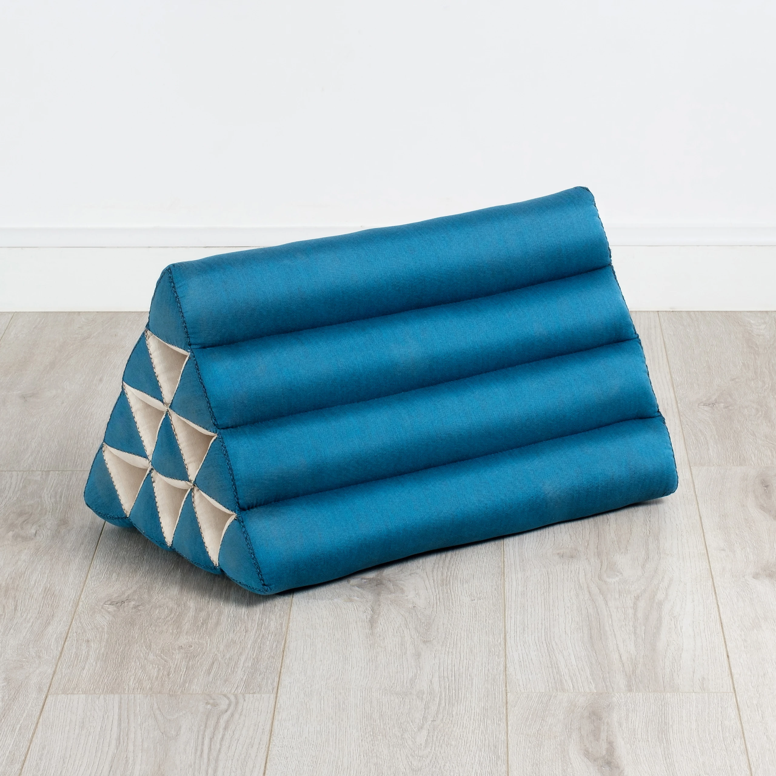 Cuscino triangolare in kapok, Basic