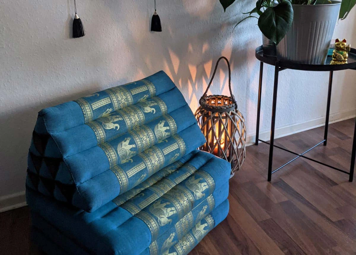 Cuscini di seta e materassi pieghevoli: Comfort lussuoso ed eleganti accenti per la tua casa